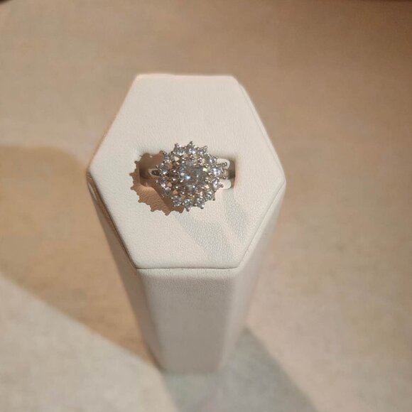 Whirling Petal Ring - Picture 1 of 1